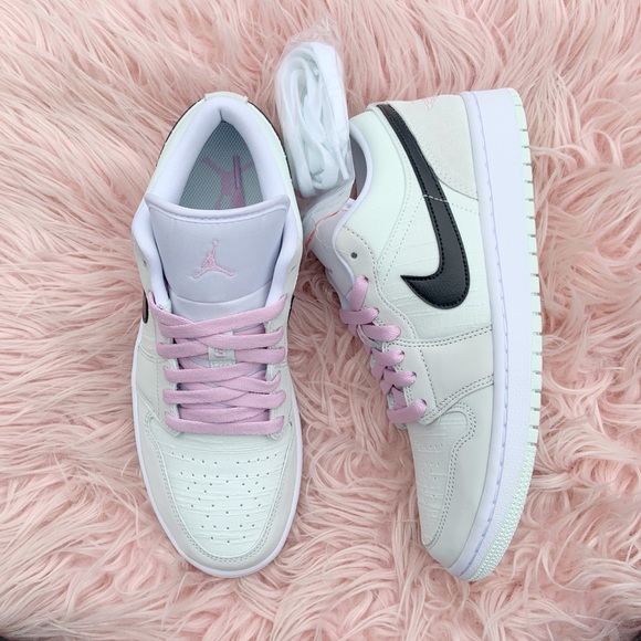 New Women’s Jordan 1 Low Sneakers - Picture 3 of 12